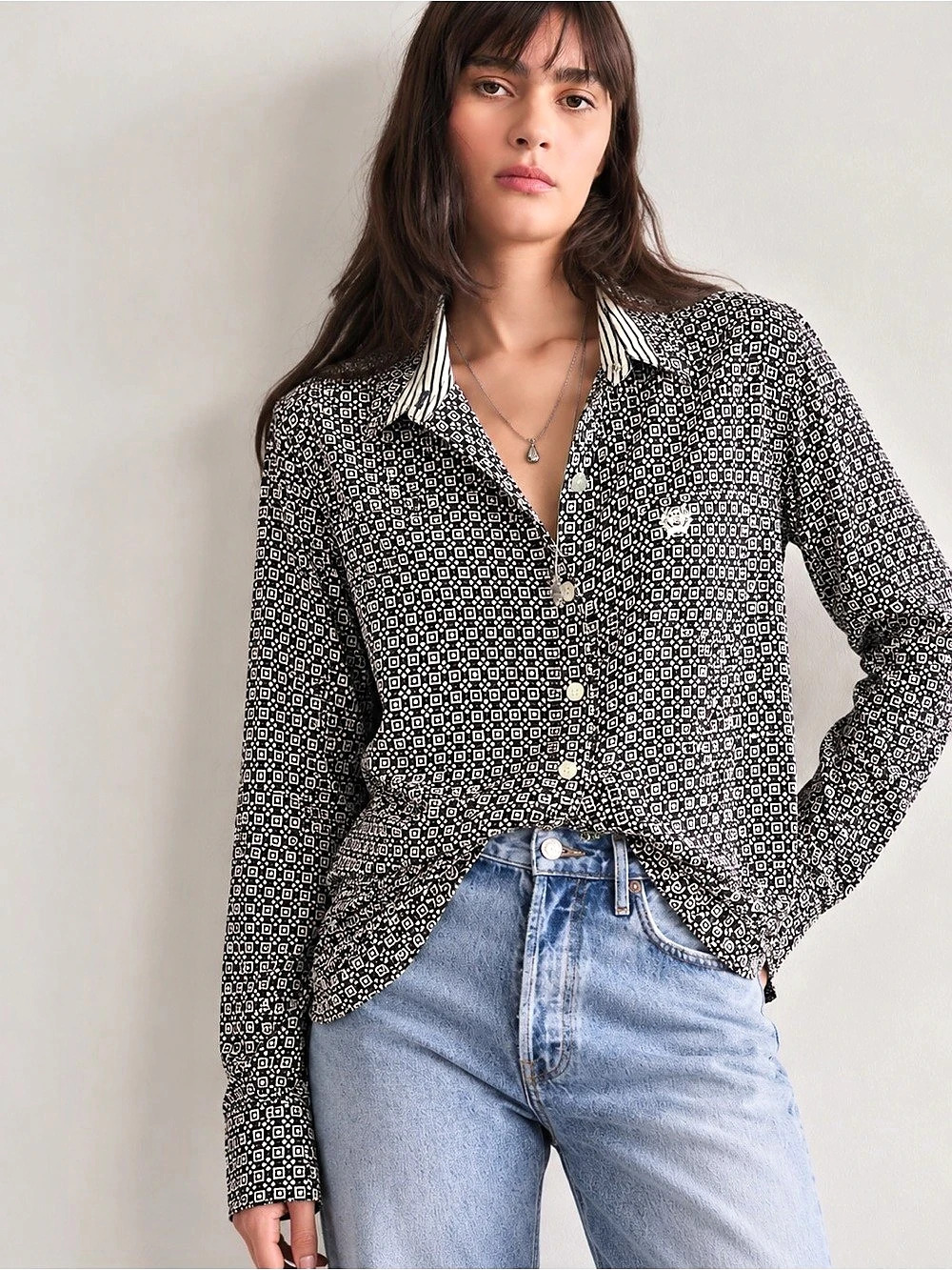 488. CINCH Women's Geometric Button Down Shirt in Black & White